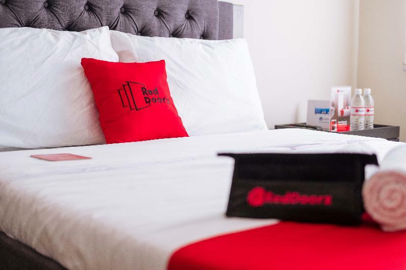 Reddoorz Premium @ Vista Heights Legarda Hotel Manila Kültér fotó